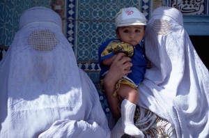 Tradiční role afghánských žen: starost o rodinu a domácnost.