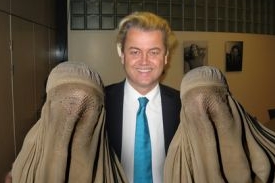 Holanďan Geert Wilders válčí s burkou (1)